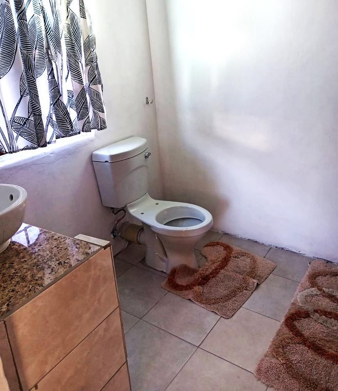 2 Bedroom Property for Sale in Peerless Park Western Cape